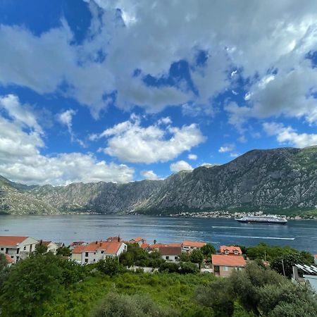 Apartments Krivokapic Prcanj With Bay View Kotor Bagian luar foto