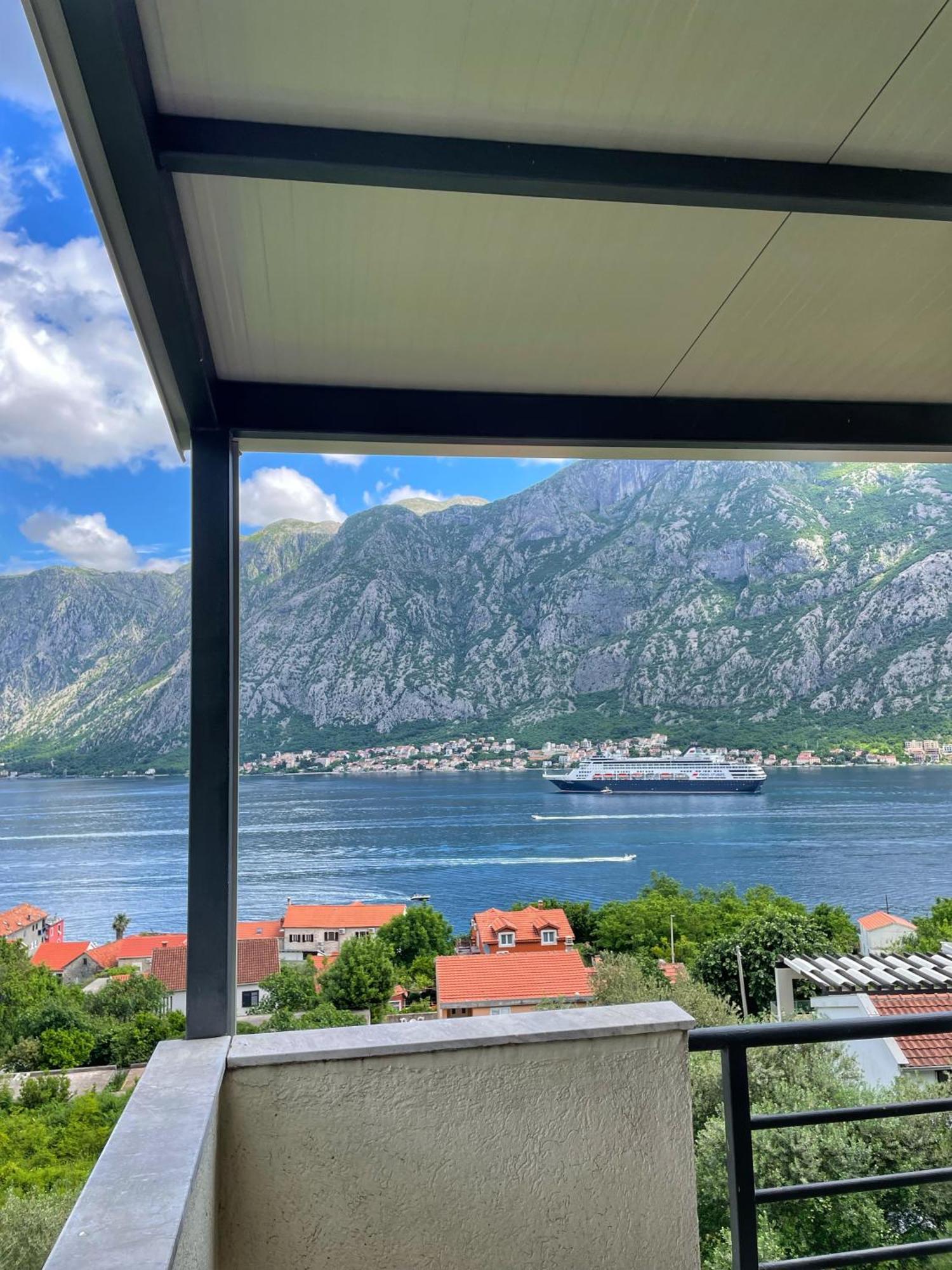 Apartments Krivokapic Prcanj With Bay View Kotor Bagian luar foto